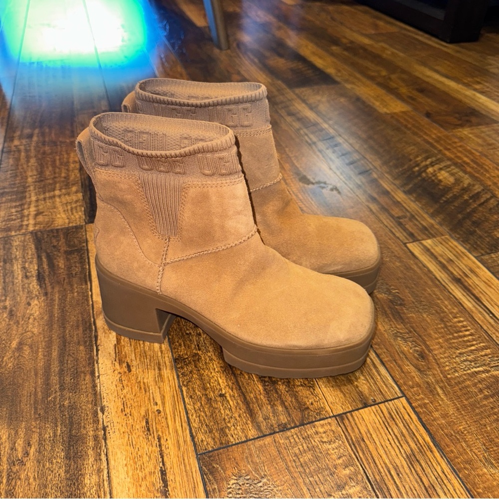 Ugg Moxy Chelsea